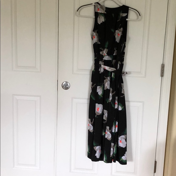 Banana Republic dress - Picture 2 of 3